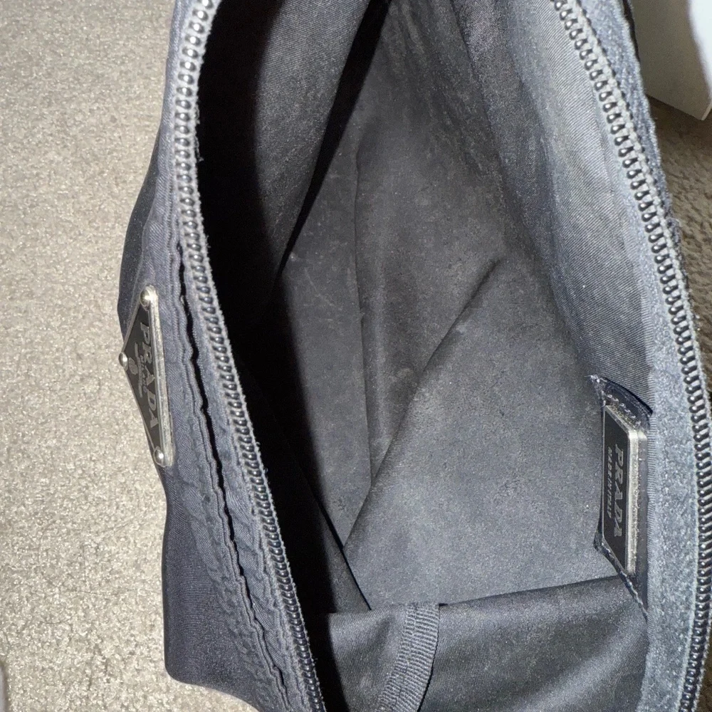 Authentic Prada Nylon Crossbody bag, Black with adjustable shoulder strap - Picture 7 of 14